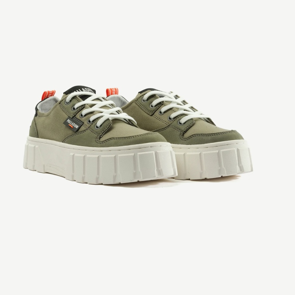 PALLADIUM PALLATOWER LO SNEAKERS 8.5  (WOMEN)
